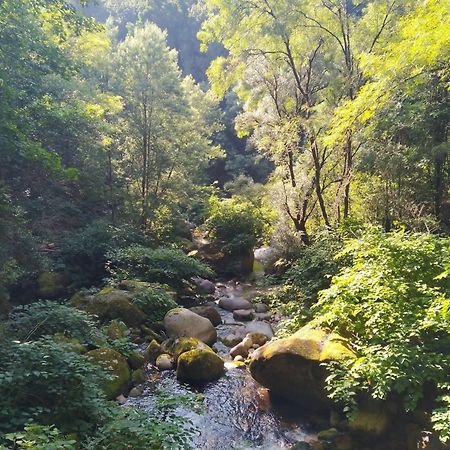 Campismo Rural Vale Dos Moinhos Geres Hotel Kültér fotó