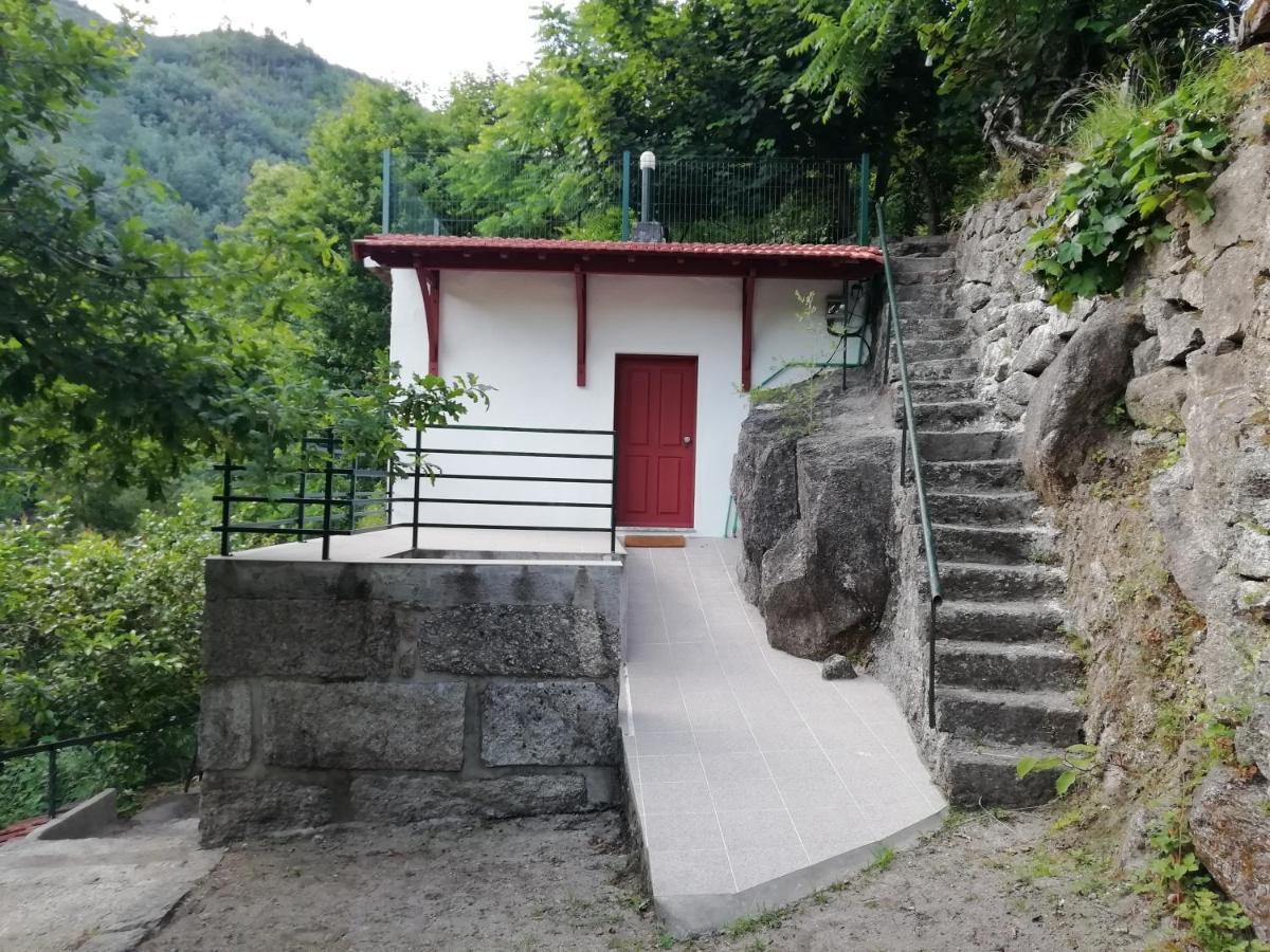 Campismo Rural Vale Dos Moinhos Geres Hotel Kültér fotó