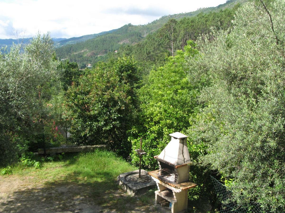 Campismo Rural Vale Dos Moinhos Geres Hotel Kültér fotó